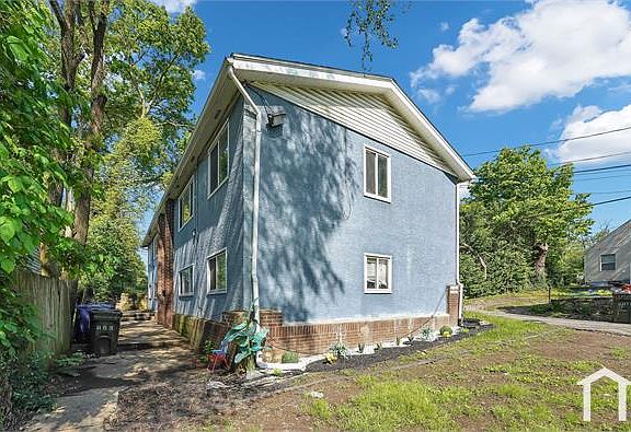 2nd image of 853 Wellington Blvd #853