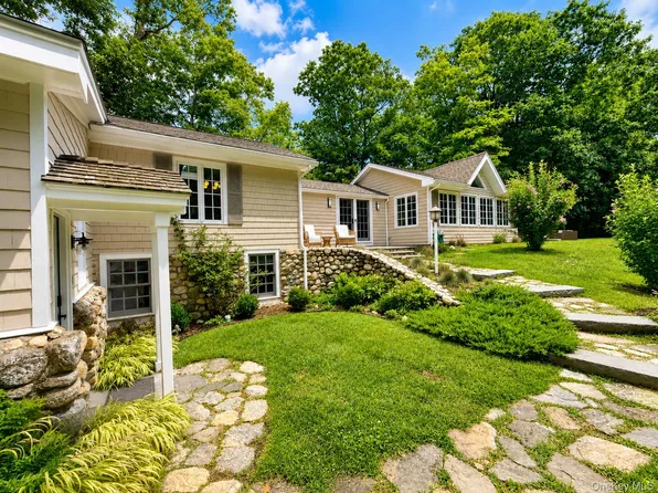 9 Lewis Road, Pound Ridge, NY 10576