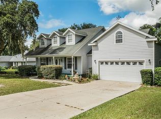 823 Berryhill Cir, Fruitland Park, FL 34731