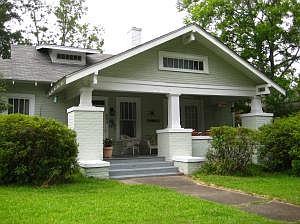 3rd image of 903 Corinne St