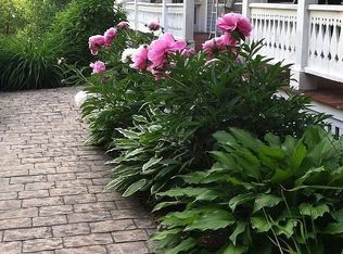 40 Central St, Sunapee, NH 03782