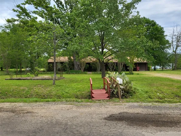 750 Ash St, Blossom, TX 75416