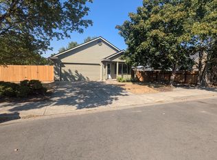 235 E Harrison St, Carlton, OR 97111