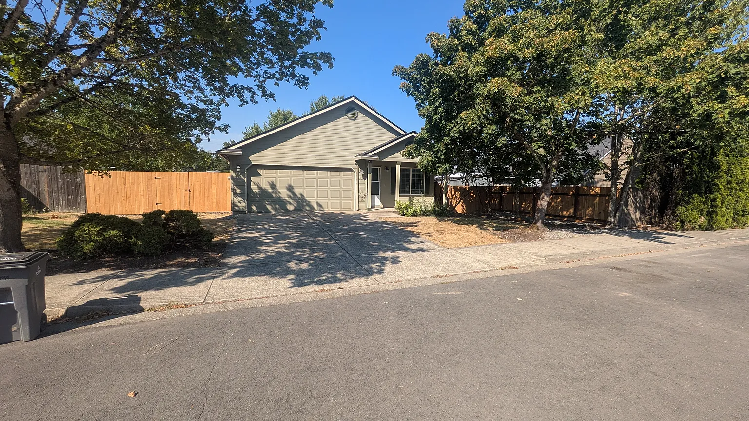 235 E Harrison St photo 1