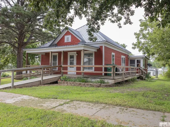 528 9th St, Pawnee City, NE 68420