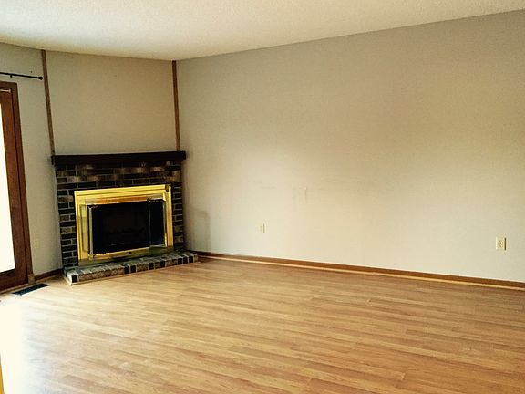 4th image of 12580 University Ave NW