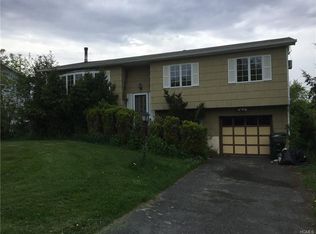 12 Weather Vane Way, Middletown, NY 10940