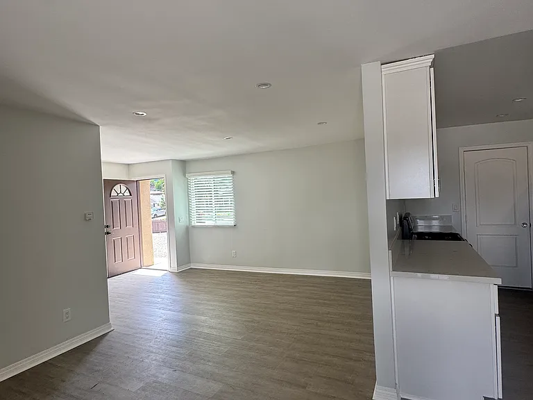 529 Worthington St — Photo 13