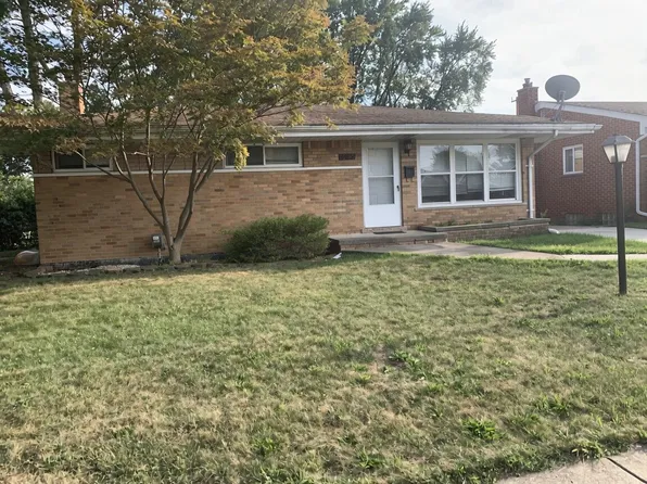 16790 Bell Ave, Eastpointe, MI 48021