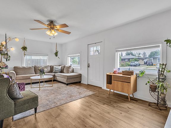 4th image of 2403 E Dalke Ave