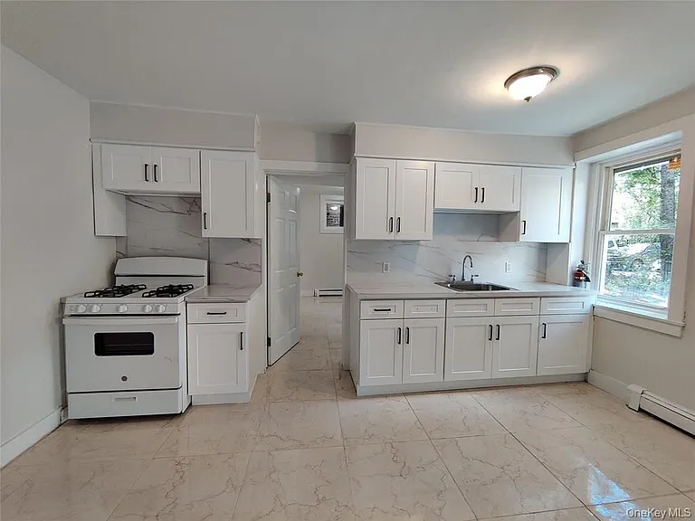 20 Noxon St #B — Photo 13