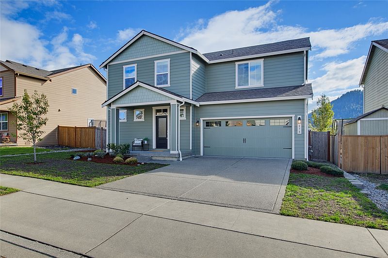 2nd image of 878 Riley Drive E