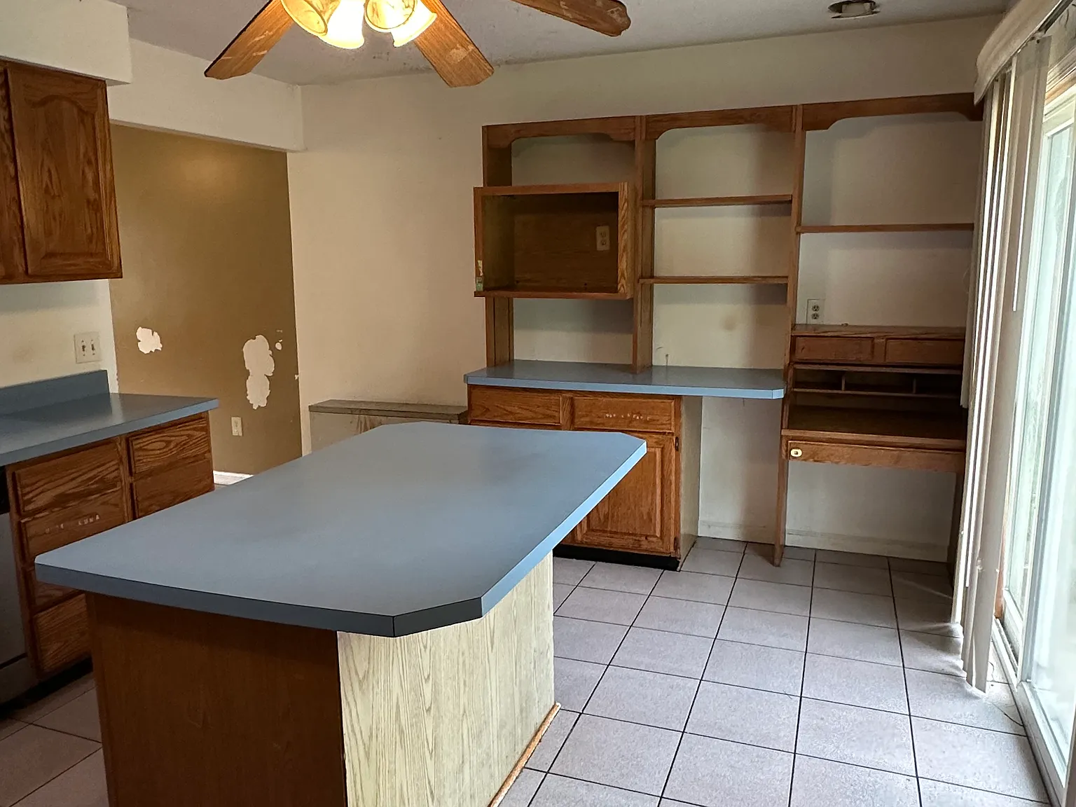 3 bed, 2.5 bath, 2000 sqft, $2,150 — Photo 3