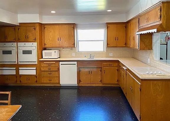 5th image of 12106 Lawler St