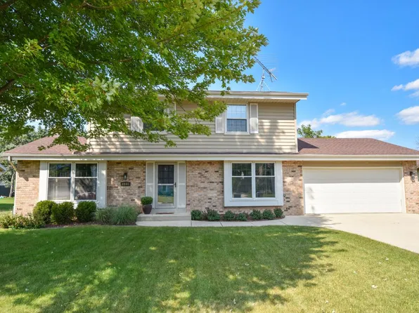 8866 West Bottsford AVENUE, Greenfield, WI 53228