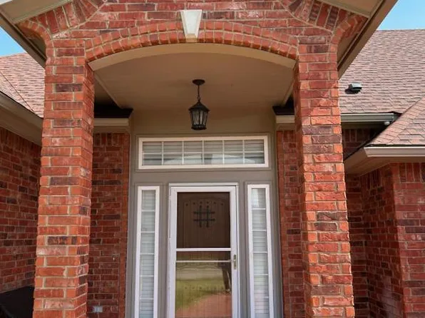 8313 SW Castlestone, Lawton, OK 73505