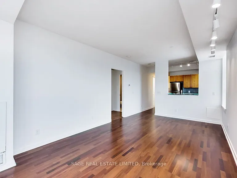 438 Richmond St W #910 — Photo 17