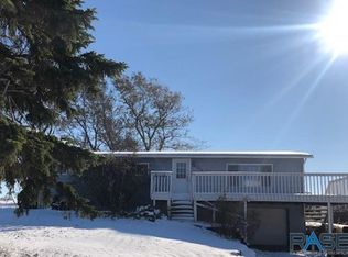 200 S Dickerson Ave, Irene, SD 57037