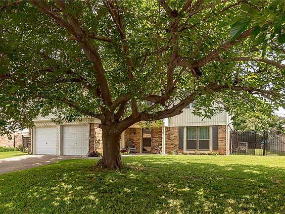 3rd image of 3945 Wrenwood Dr