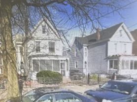 627 S 20th St