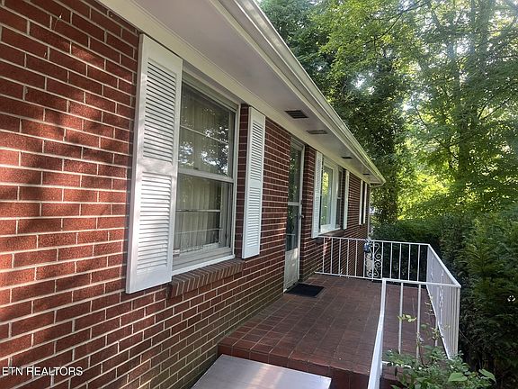 3rd image of 504 Hayworth Dr