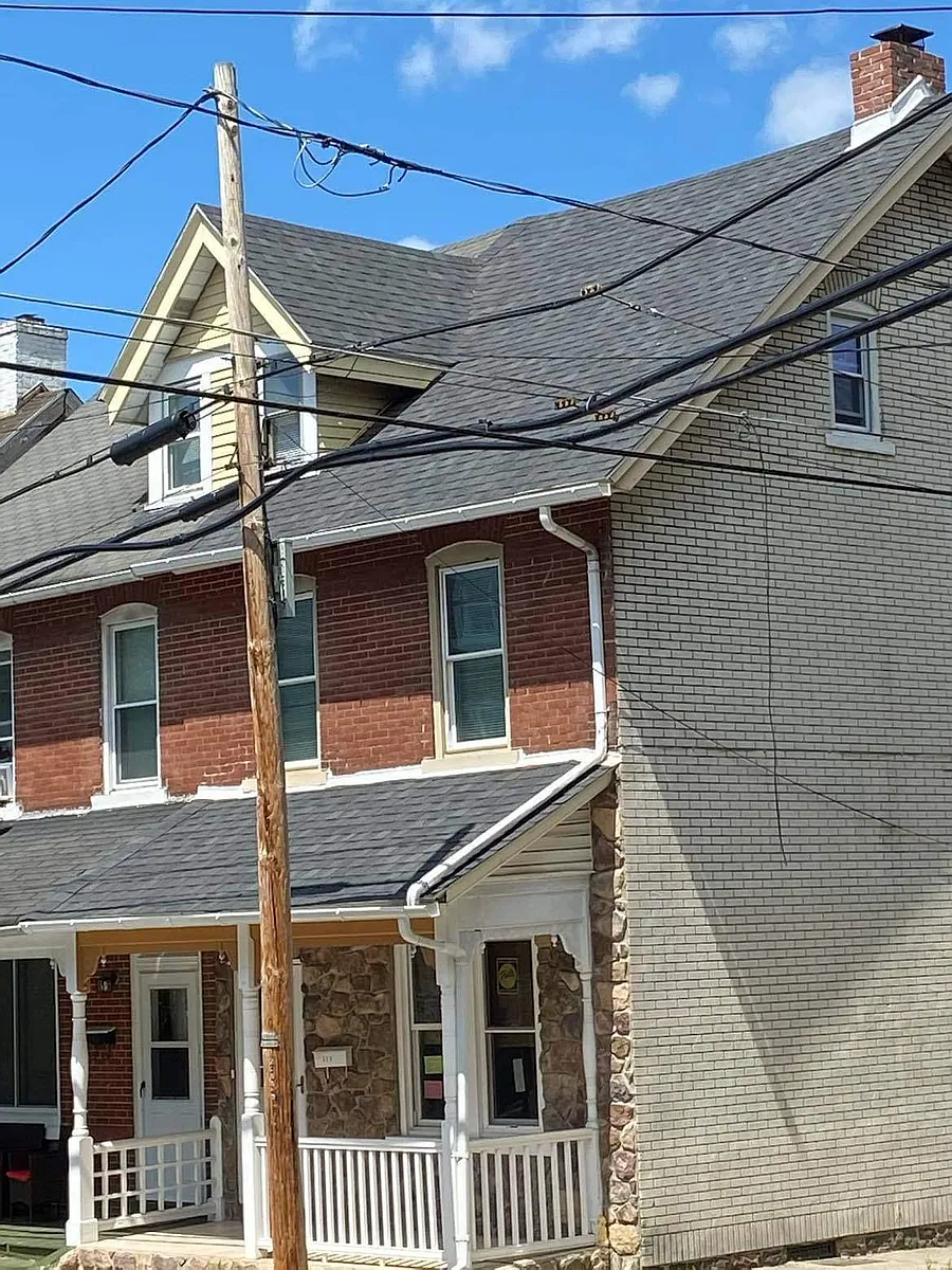 Building Photo - 523 Fiot Ave #523