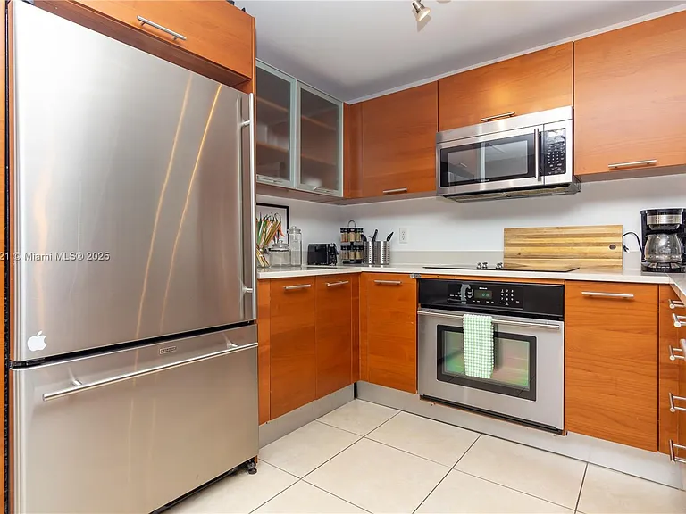 3250 NE 1st Ave #608 — Photo 6