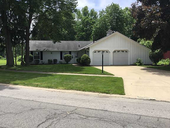 4th image of 481 Race St