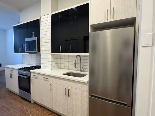 71 Court House Place image 4 of 11