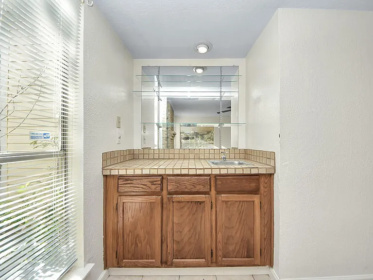 15614 Barbarossa Dr — Photo 8