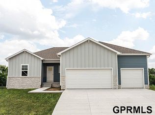 17036 Craig St, Bennington, NE 68007