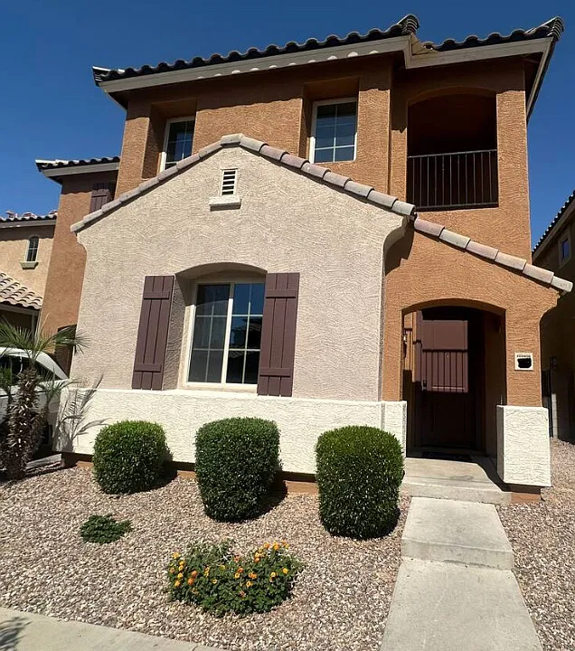 2221 N 78th Dr