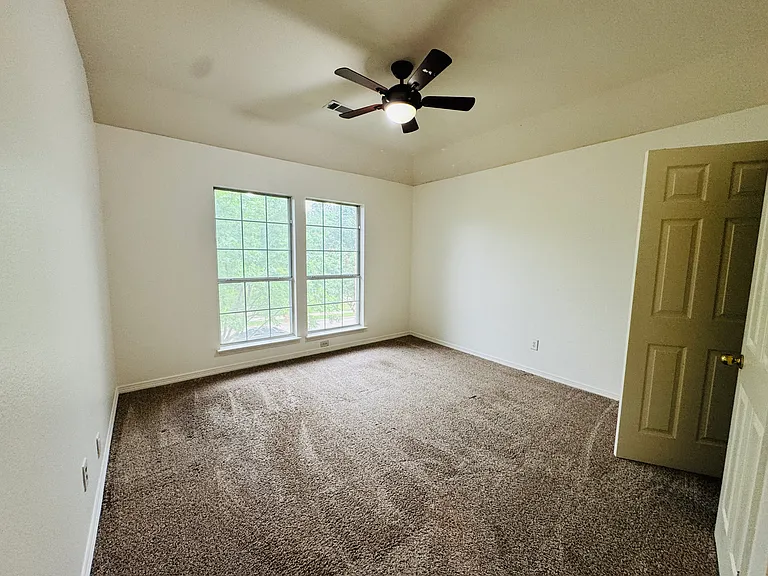 2762 Hillview Dr — Photo 19