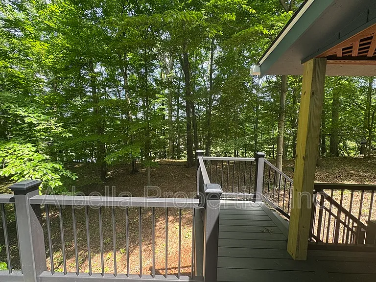 1029 Surmont Ct — Photo 21