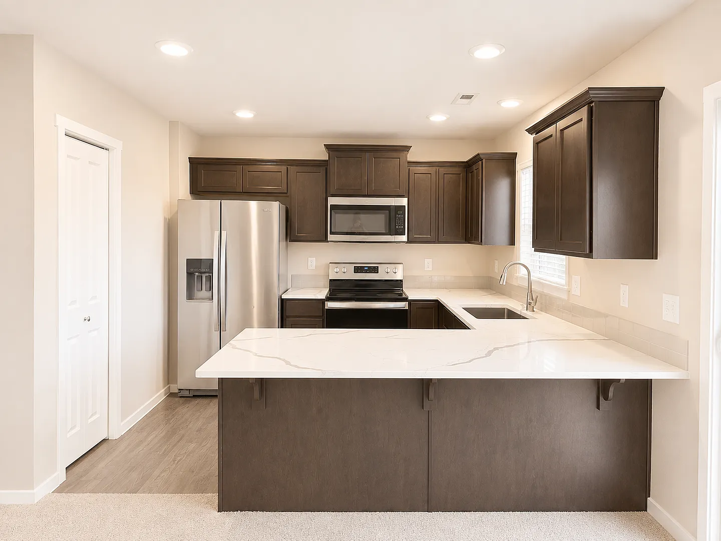 Puyallup - Beautiful 4 bedroom, 2.5 bath home! Available Now! — Photo 3