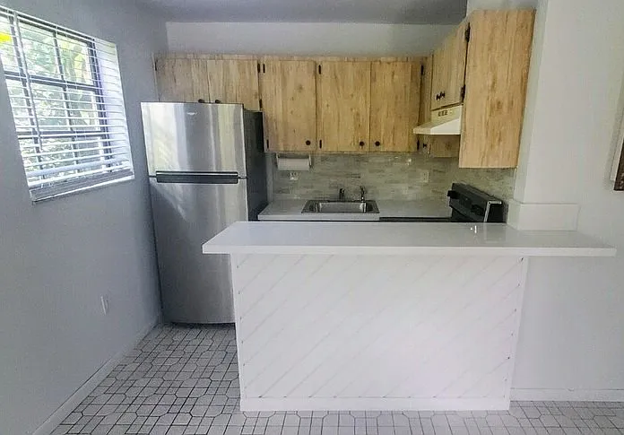 Full kitchen