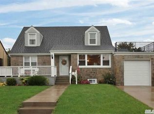 559 W Beech St, Long Beach, NY 11561