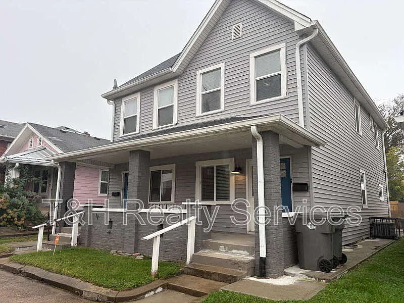 2 bed, 1.5 bath, 1768 sqft, $1,700 — Photo 1