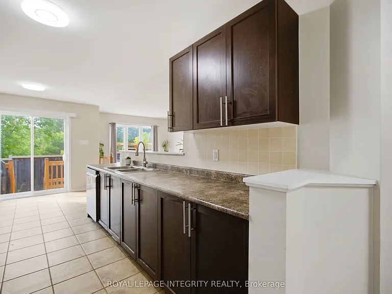 354 Rolling Meadow Cres — Photo 11
