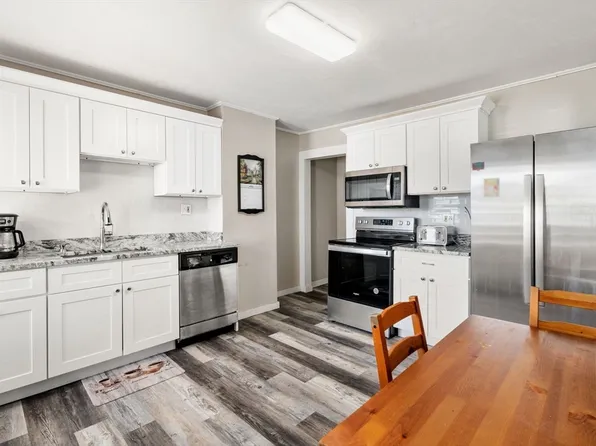 37 Wells St #37, Oxford, MA 01540