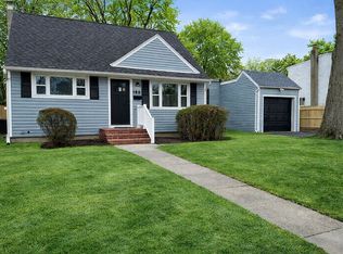 185 W 4th St, Deer Park, NY 11729