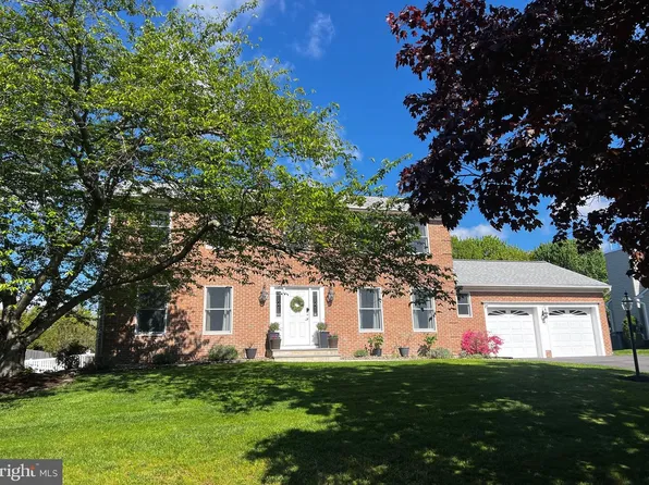 85 Village Dr E, Trenton, NJ 08620