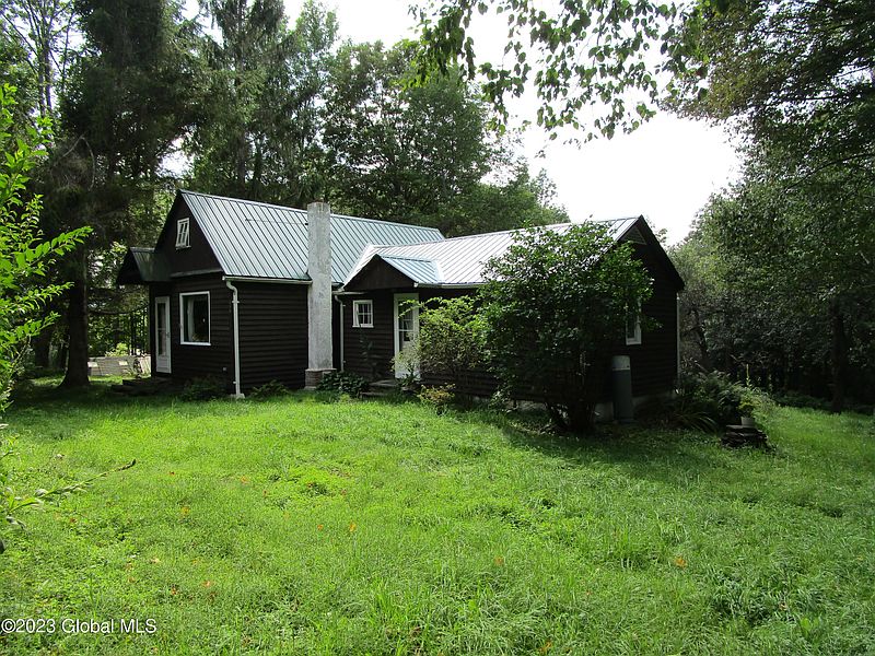 2nd image of 335 Hill Road