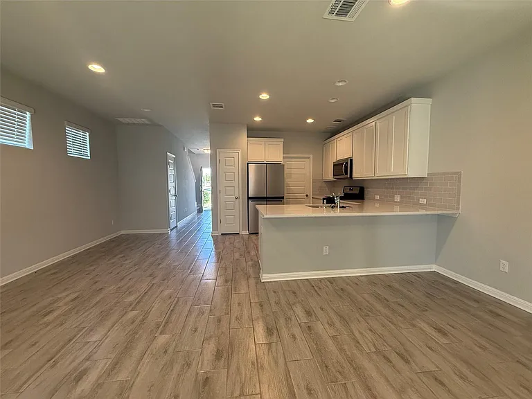 2205 Arendale Dr — Photo 4