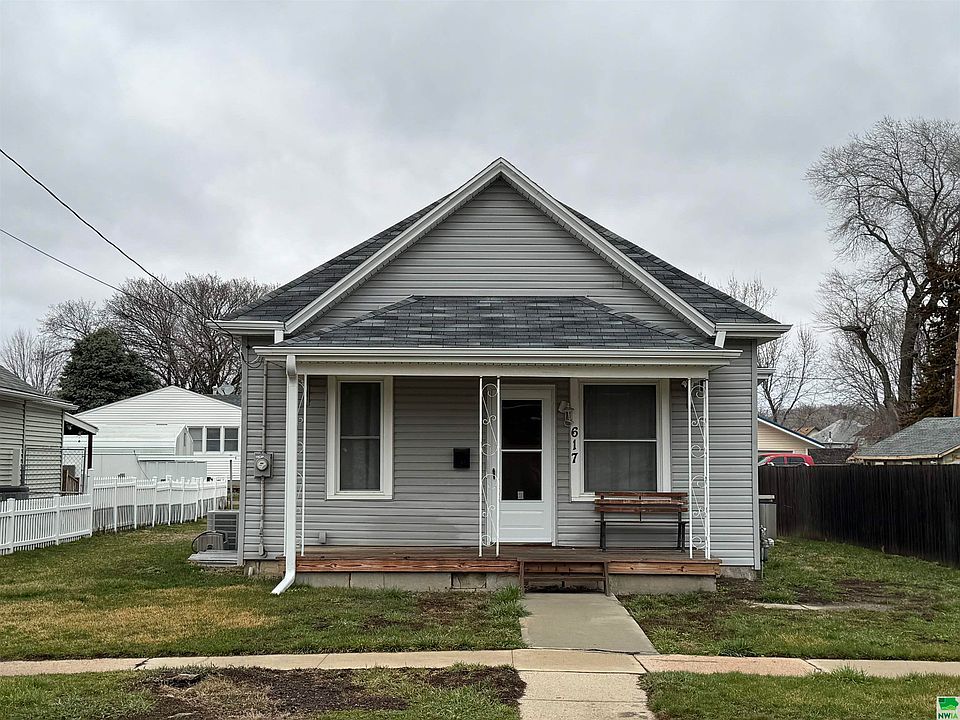 1st image of 617 Florence Ave