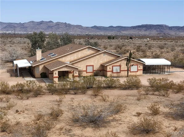 5673 W Diabase Dr, Golden Valley, AZ 86413