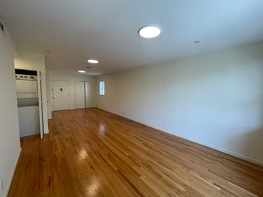 Living room, photo 2