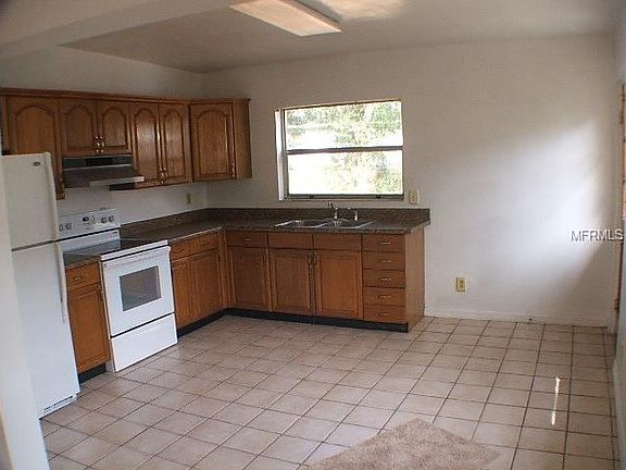4th image of 2309 W Saint Sophia St