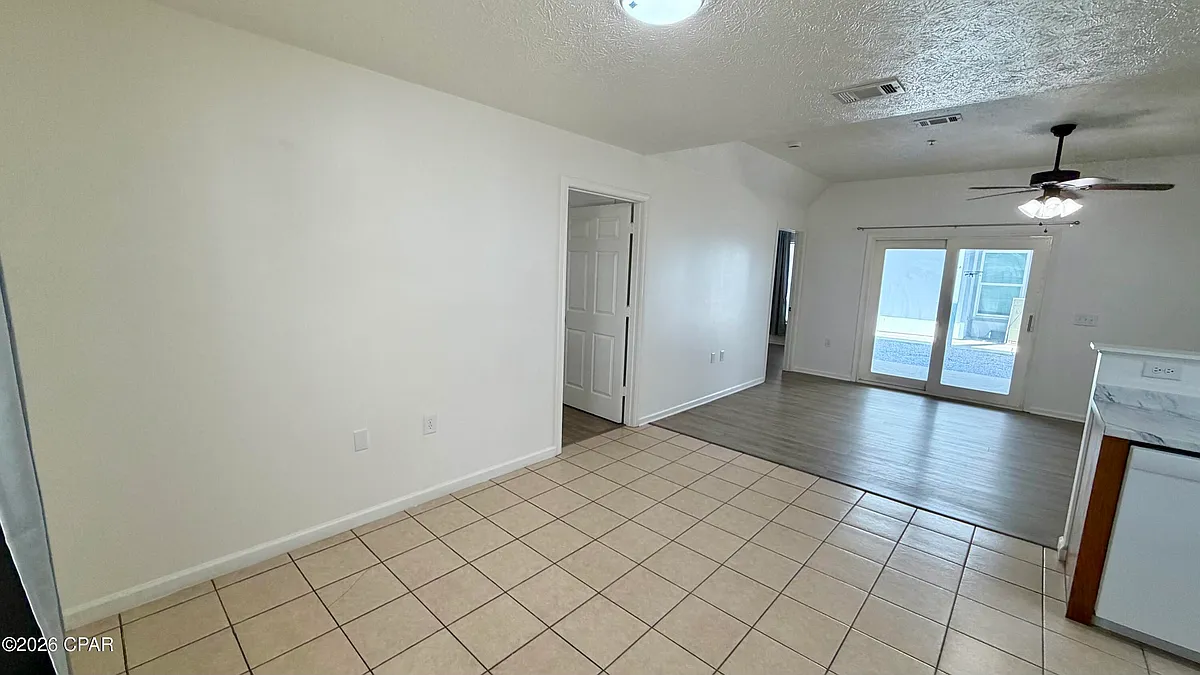 Building Photo - 9117 Laird St #9125