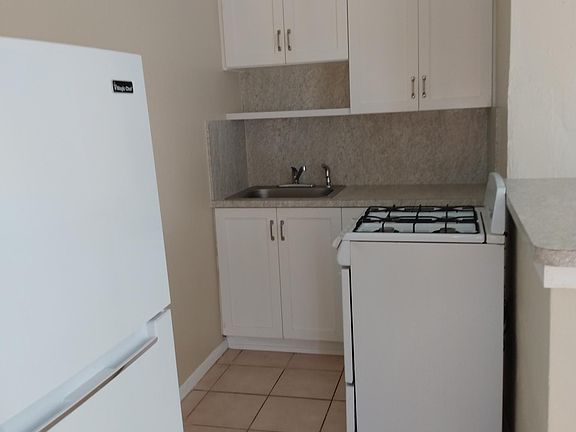 4th image of 221 Condict Dr Unit 6